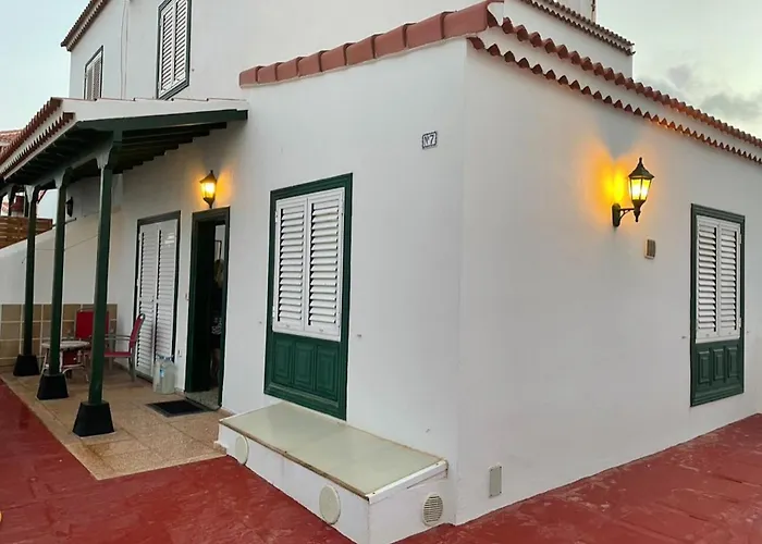 By Estrella Del Norte